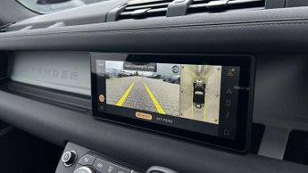 Land Rover Defender X-Dynamic SE