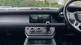 Land Rover Defender X-Dynamic SE