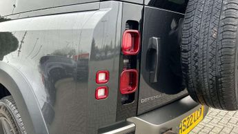 Land Rover Defender X-Dynamic SE