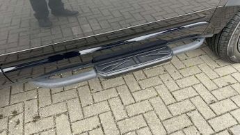 Land Rover Defender X-Dynamic SE