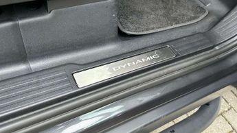Land Rover Defender X-Dynamic SE