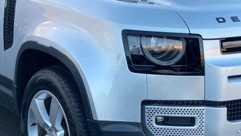 Land Rover Defender SE