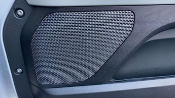 Land Rover Defender SE