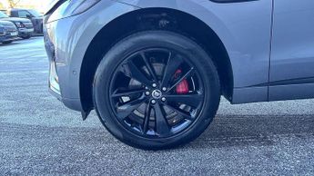 Jaguar F-PACE R-Dynamic SE Black 90th Anniversary Edition