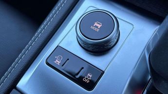 Jaguar F-PACE R-Dynamic SE Black 90th Anniversary Edition