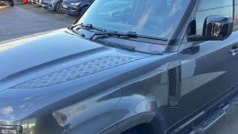 Land Rover Defender X-Dynamic HSE