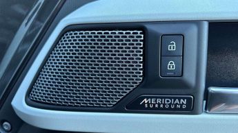 Land Rover Defender X-Dynamic HSE