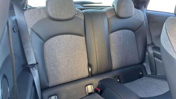 MINI Hatchback Cooper S Level 2