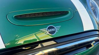 MINI Hatchback Cooper S Level 2