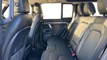 Land Rover Defender X-Dynamic SE