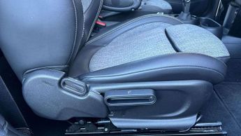 MINI Hatchback Cooper S Level 2