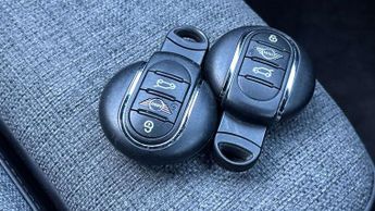 MINI Hatchback Cooper S Level 2