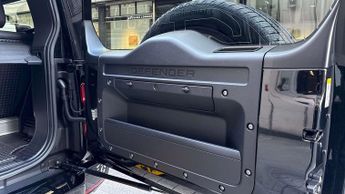 Land Rover Defender X-Dynamic HSE