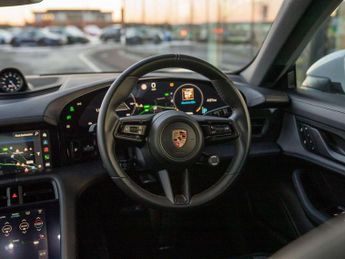 Porsche Taycan 