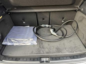 Mercedes-Benz EQA Urban Edition