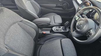 MINI Hatchback Cooper S Level 2