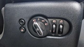 MINI Hatchback Cooper S Level 2