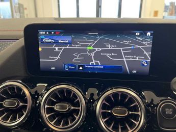 Mercedes-Benz EQA Urban Edition