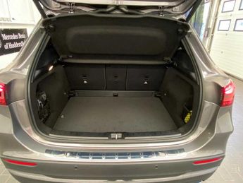 Mercedes-Benz GLA AMG Line