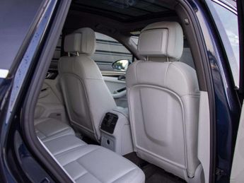 Porsche Macan Estate 