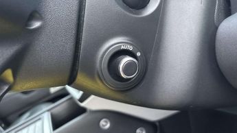 Land Rover Defender SE