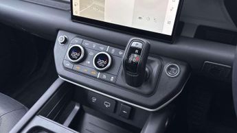 Land Rover Defender X-Dynamic HSE