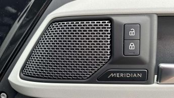 Land Rover Defender X-Dynamic HSE