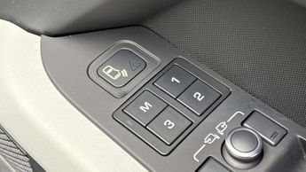 Land Rover Defender X-Dynamic HSE