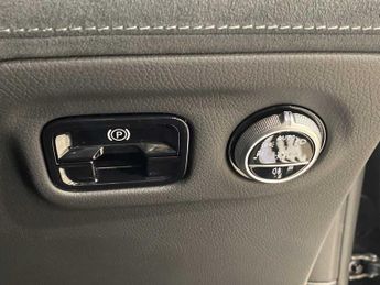 Mercedes-Benz EQE AMG Line