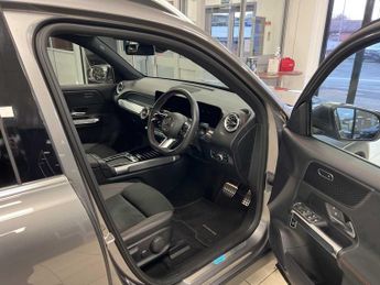 Mercedes-Benz EQB AMG Line Executive