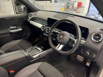 Mercedes-Benz EQB AMG Line Executive