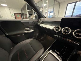 Mercedes-Benz EQB AMG Line Executive