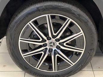 Mercedes-Benz EQB AMG Line Executive