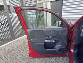 Mercedes-Benz EQB AMG Line