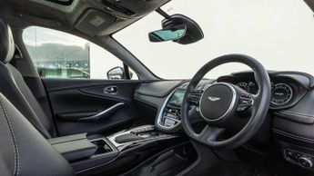 Aston Martin DBX 