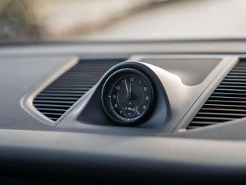 Porsche Macan Estate 