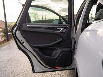 Porsche Macan Estate 