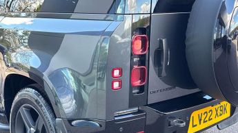 Land Rover Defender X-Dynamic SE