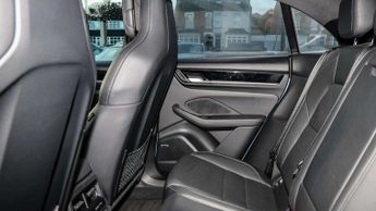 Porsche Macan Electric 