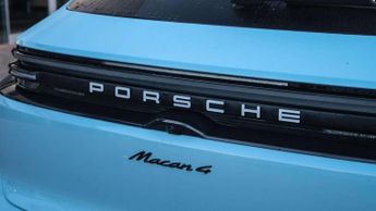 Porsche Macan Electric 