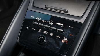 Porsche Macan Electric 