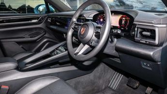 Porsche Macan Electric 