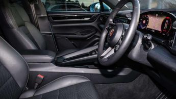 Porsche Macan Electric 