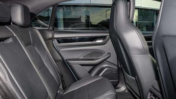 Porsche Macan Electric 