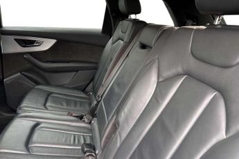 Audi Q7 S Line