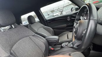 MINI Hatchback Cooper S Level 2