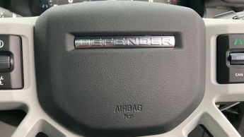Land Rover Defender X-Dynamic HSE