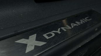 Land Rover Defender X-Dynamic SE