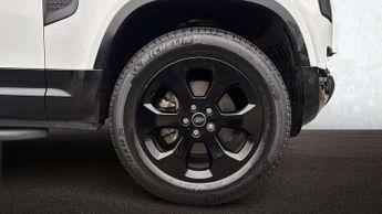 Land Rover Defender X-Dynamic SE
