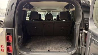 Land Rover Defender SE